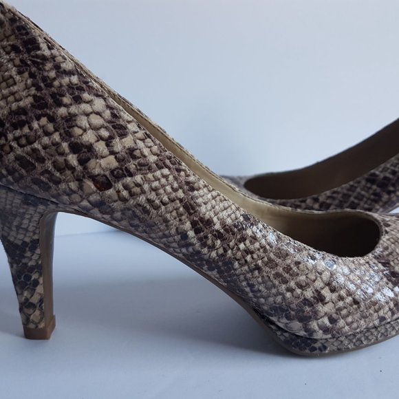 - Naturalizer Size 6.5 High Heel Shoes Snake Skin Look - Picture 2 of 6